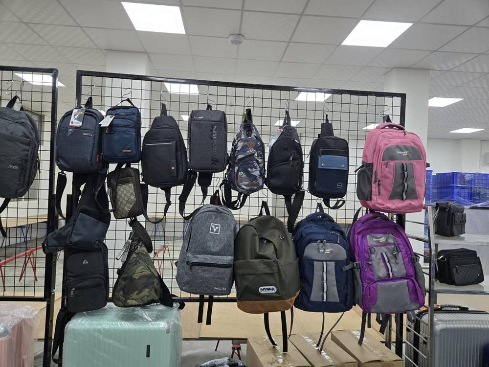 桃園八德行李箱特賣會,工廠直營廠拍,最低990元起,胖胖箱、前開式行李箱、包包 17 桃園八德行李箱特賣會,工廠直營廠拍,最低990元起,胖胖箱、前開式行李箱、包包