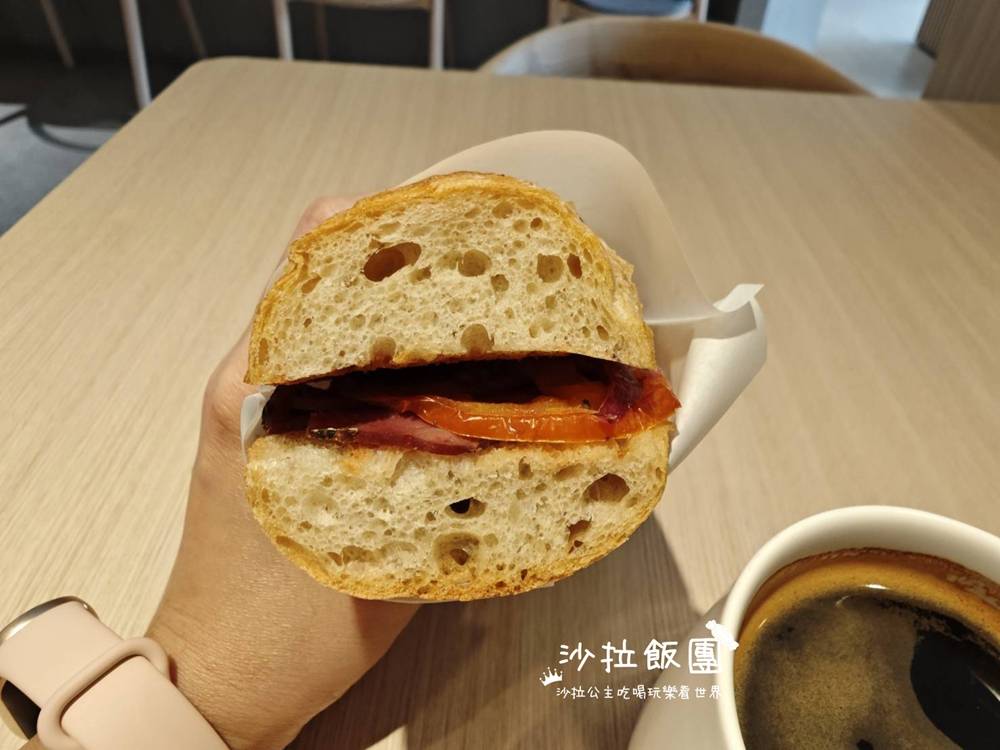 士林不限時咖啡『REEDS PIZZERIA & COFFEE 士林店』麵包、沙拉 16 士林不限時咖啡『REEDS PIZZERIA & COFFEE 士林店』麵包、沙拉