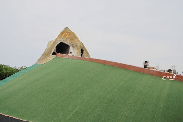 苗栗竹南獅山親子公園火炎山地景溜滑梯