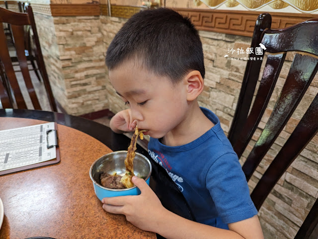 桃園龜山美食『一畝園』刀削麵