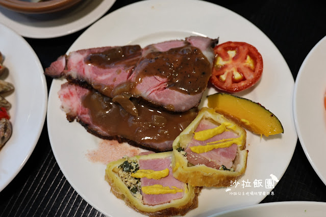 台北車站吃到飽『台北凱撒大飯店Checkers自助餐廳』威靈頓牛排、紅白酒、啤酒喝到飽