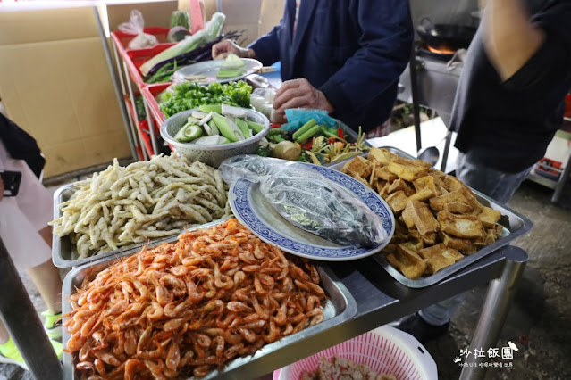 竹子湖美食『山園野菜餐廳』森林系土雞城、內用地瓜湯、米粉湯吃到飽