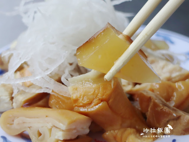 大稻埕百年老店『阿華鯊魚煙』近慈聖宮/水餃/鯊魚烟