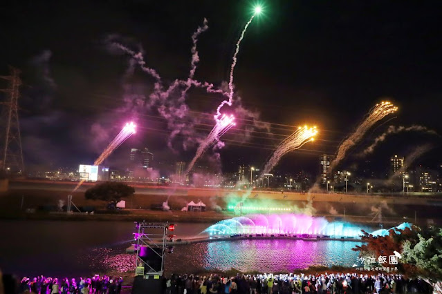 夜間免費入園、星光摩天輪等13種設施設施60元起玩到飽，晚上還可以看音樂焰火秀