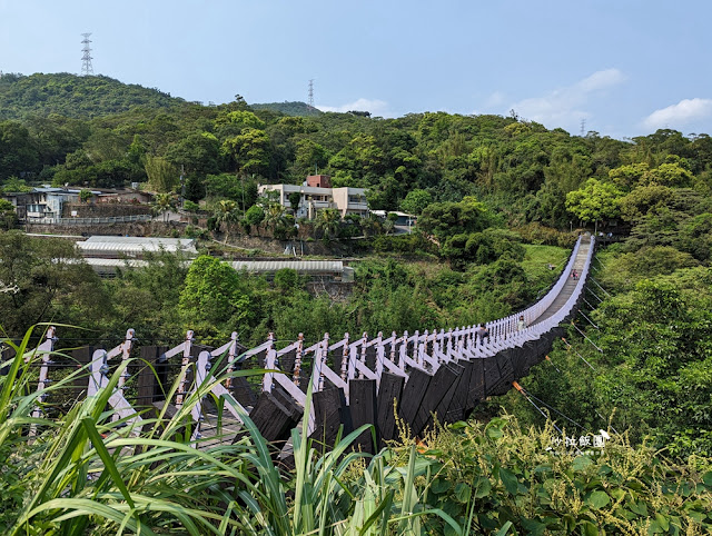 漫步雲端S型空中步道『碧山巖露營場』內湖約會景點，視野超棒