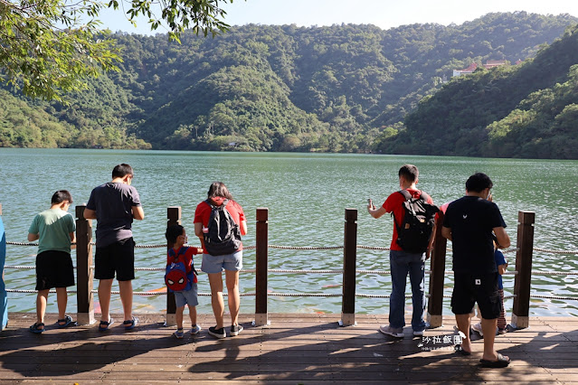 宜蘭【梅花湖風景區】腳踏車、搭船環湖、餵魚，免費親子景點