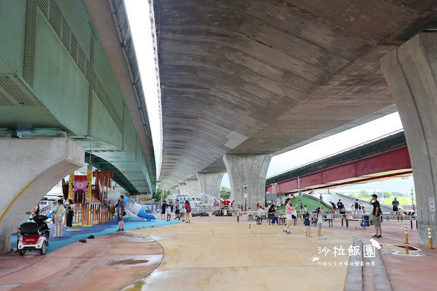 礁溪景點親子公園『二龍之心』龍舟造型溜滑梯