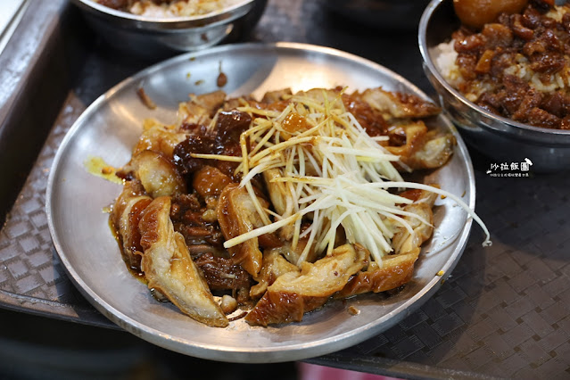 北投生意最好的滷肉飯『矮仔財滷肉飯』必點紅燒蹄膀、大腸頭