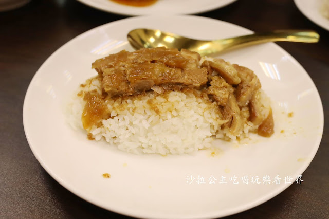 台北車站小吃.美食『鑫耀鑫』好吃雞肉飯.上海㸆肉飯.排隊美食