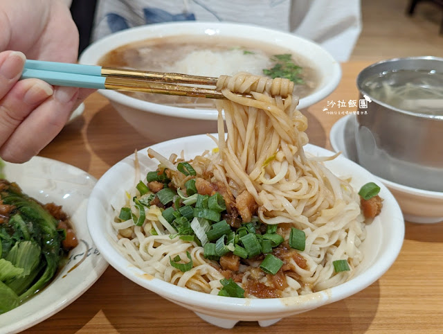 士林美食『龍賀佳手工肉羹(新址)』美崙街美食