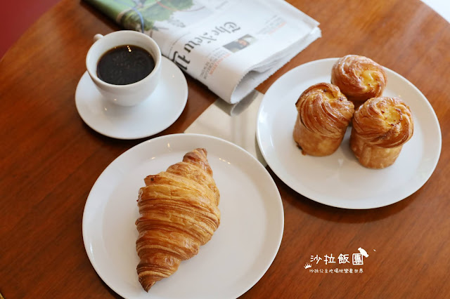 台北輕食.下午茶『歐華酒店-歐麗蛋糕坊』巨無霸紅麴雞腿堡/芒果季限定蛋糕.甜點