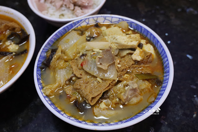 嘉義必吃人氣美食『林聰明沙鍋魚頭』連雞肉飯都好吃