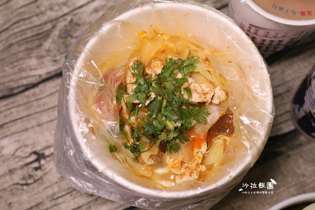 士林夜市泰式風味『雷雨食堂』白飯.飲料.湯無限供應