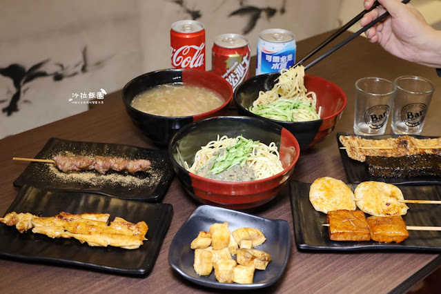 士林夜市美食『吉彖食堂』涼麵、蒜味肉羹、燒烤的絕妙組合