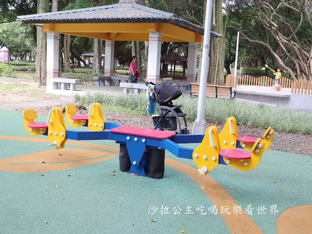 士林特色公園『前港公園』共融遊戲場、天空樹遊戲場溫水游泳池、士林宣原蛋糕專賣店、停車場