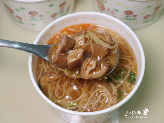 士林社子美食『海產街蚵仔麵線(社子店)』味道豐富的麵線