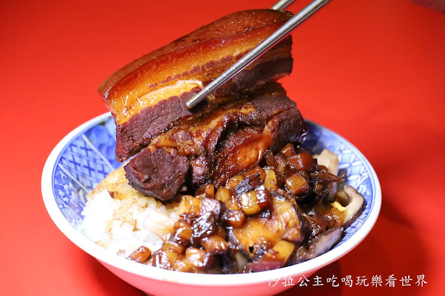 黑金滷肉飯『小王煮瓜』萬華華西街夜市美食.2020必比登推薦.捷運龍山寺站