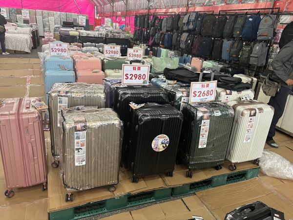 台南安南行李箱特賣會，工廠直營廠拍，990元起，前開式行李箱、胖胖箱、登機箱、包包