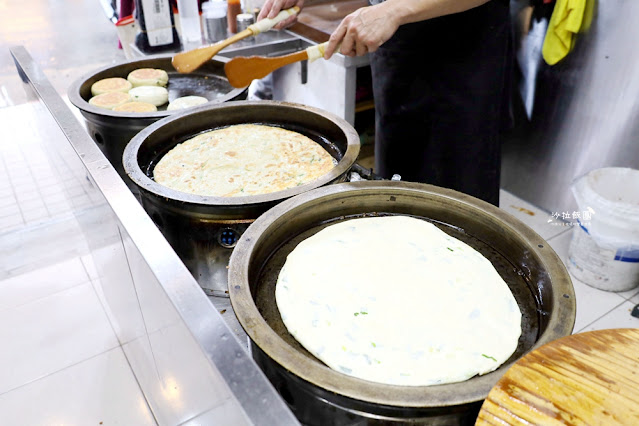 北投美食『燈亮有餅北投山東蔥油餅』想吃厚餅請等40分鐘