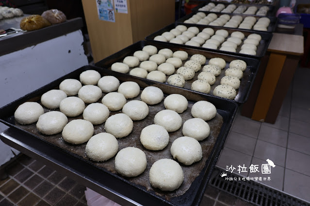 高雄凹子底美食『龍華市場』異國料理、人氣美食