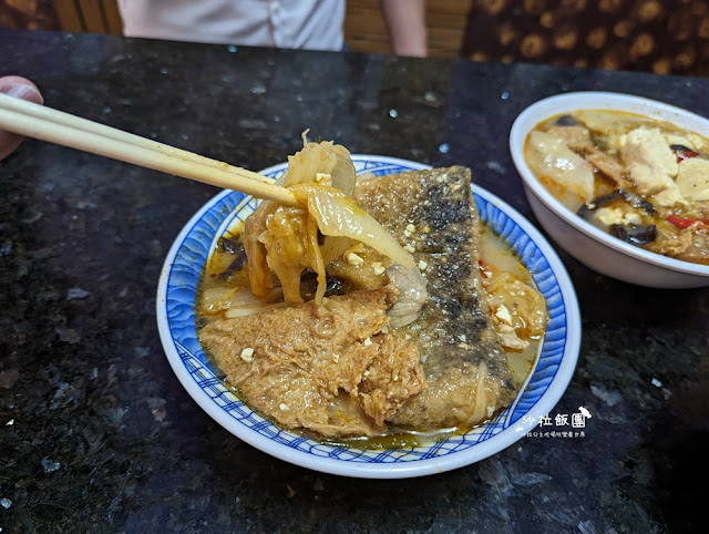 嘉義必吃人氣美食『林聰明沙鍋魚頭』連雞肉飯都好吃