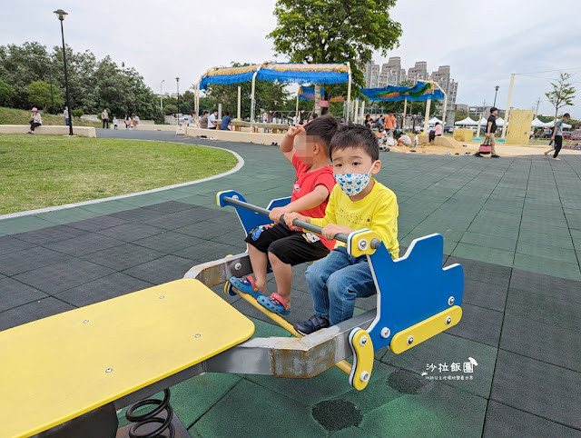 苗栗竹南獅山親子公園火炎山地景溜滑梯