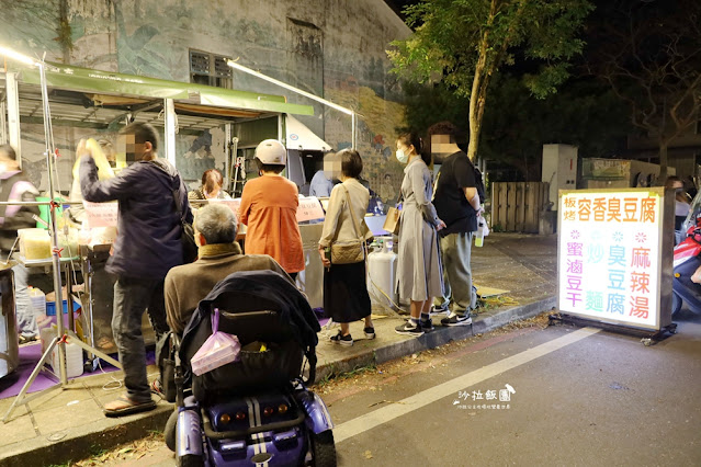 週六限定：冬山夜市，好多排隊美食，冬山車站門口