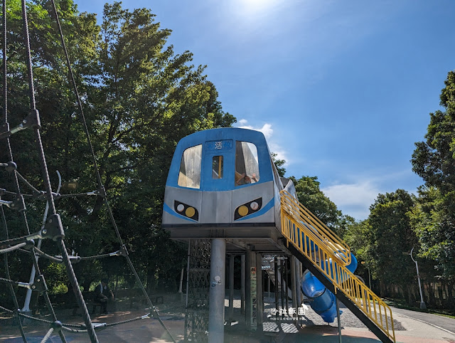 新北親子景點林口樂活公園捷運主題公園，4米高「車廂溜滑梯」超刺激