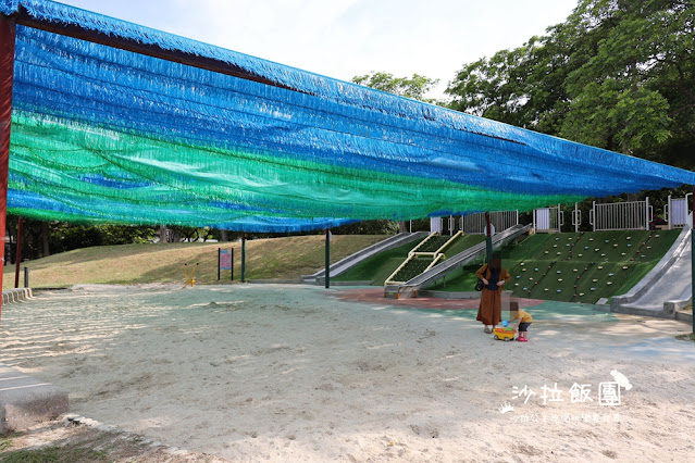 苗栗景點『頭份運動公園』水漾步道、沙坑、溜滑梯，苗栗版的大安森林公園