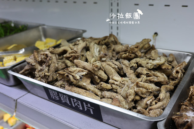 台中逢甲羊肉爐吃到飽『羊霸天下逢甲店』羊大骨、羊肉、火鍋料、蔬菜、飲料自助吧