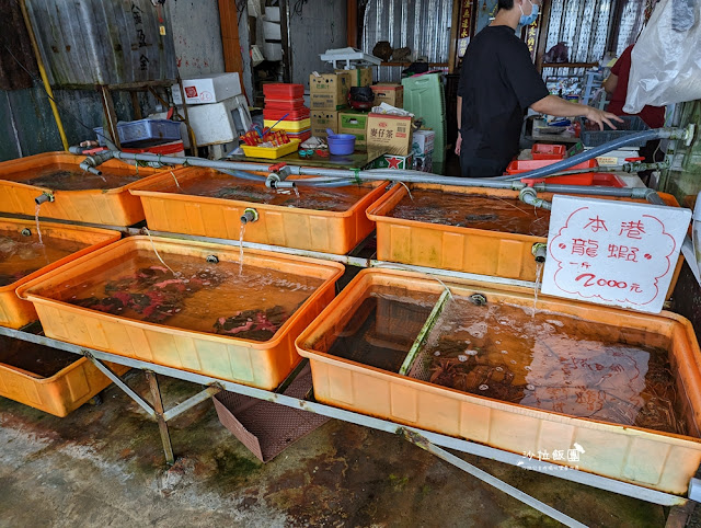 阿嬌萬里蟹萬里超強海鮮餐廳，下雨天也要排隊吃