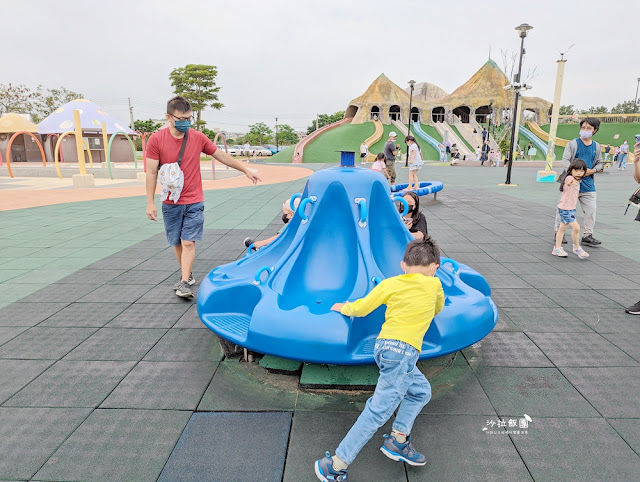 苗栗竹南獅山親子公園火炎山地景溜滑梯