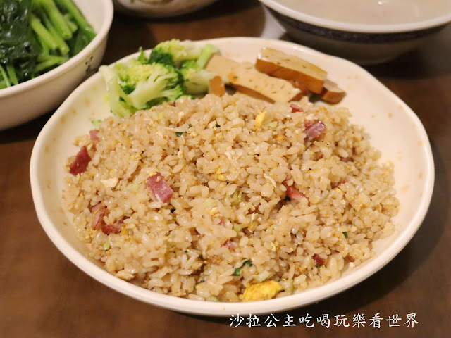 台北大同區『阿仁炒飯』大龍峒排隊人氣美食/小吃/炒飯/炒麵/熱炒