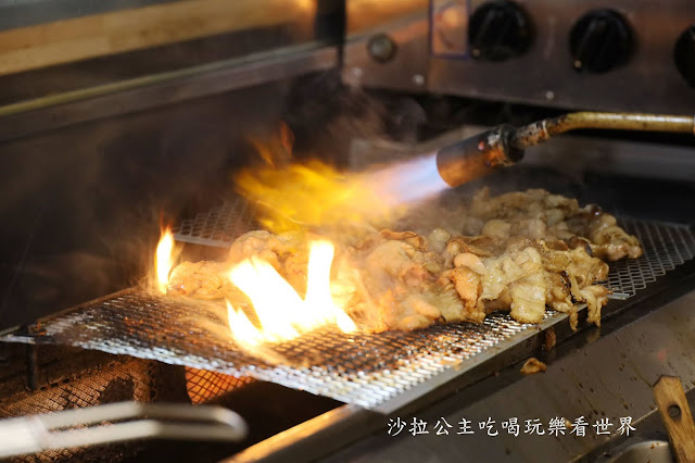 基隆燒肉/基隆美食『牛丁次郎坊x深夜裡的和魂燒肉丼x基隆廟口支店』免費雞白湯