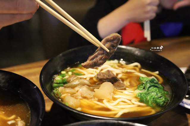 桃園牛肉麵吃到飽『呷飽牛肉麵南平店』加麵加湯免費，豆花、咖啡飲料無限供應