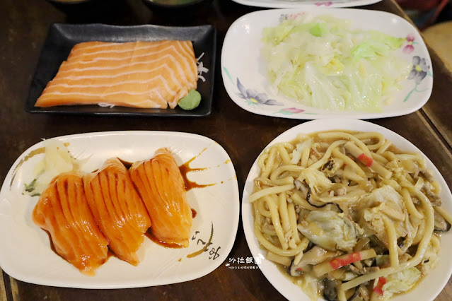 萬華美食巨無霸鮭魚握壽司『三味食堂』手掌大CP值超高