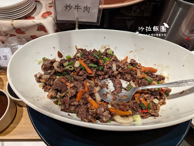 淡水美食『歡樂牛排淡水店』在地人吃的牛排老店，沙拉吧吃到飽