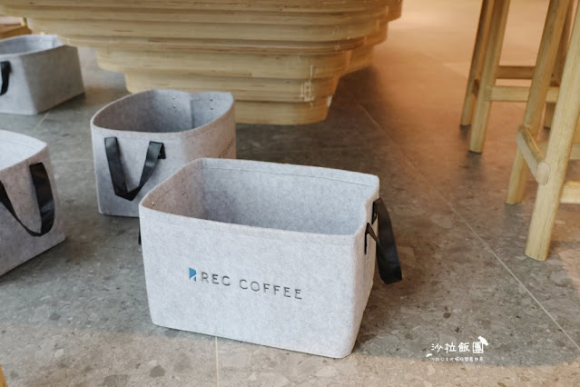 台中咖啡『REC COFFE旗艦店』點一杯咖啡就可以享有26樓高空景觀咖啡廳