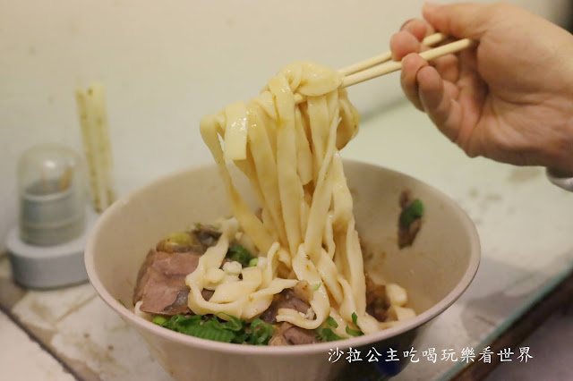 士林陽明山美食『大陸麵店』牛肉湯.雞湯無限供應/文大人的回憶