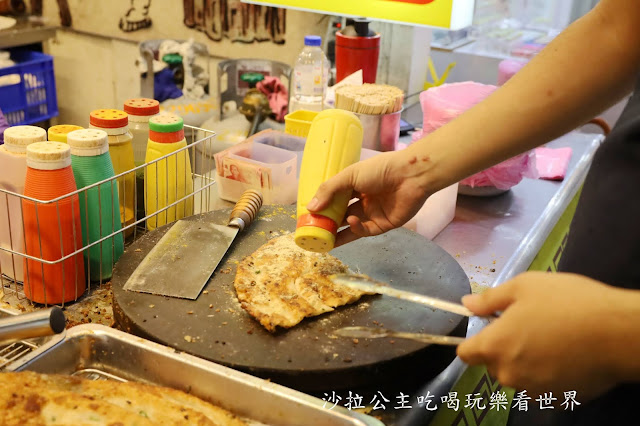 逢甲夜市美食『逢甲丹丹蔥油餅』銅板美食/9種口味