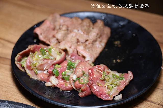 板橋燒烤吃到飽『燒惑日式炭火燒肉店(板橋店)』瓶裝啤酒無限暢飲/壽星雪花黑牛蛋糕/打卡優惠/捷運新埔站