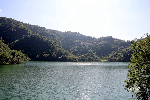 宜蘭【梅花湖風景區】腳踏車、搭船環湖、餵魚，免費親子景點