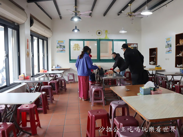 澎湖美食『小萍的店』必吃小管滷肉飯/麵線/周邊景點鯨魚洞/小門地質館/小門沙灘