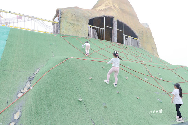 苗栗竹南獅山親子公園火炎山地景溜滑梯