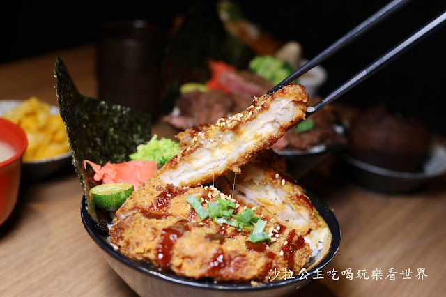 南勢角燒肉丼『牛丁次郎坊』145元燒肉丼飯送霜淇淋.冬瓜檸檬.雞白湯無限供應