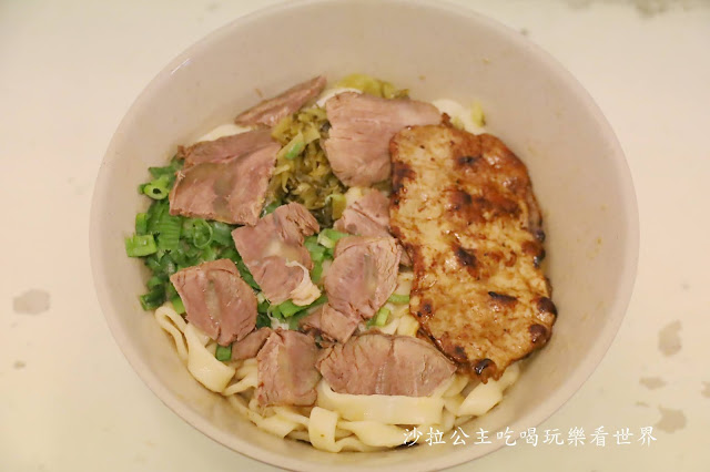 士林陽明山美食『大陸麵店』牛肉湯.雞湯無限供應/文大人的回憶