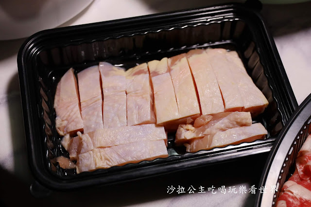 飽胃站外帶呷飽分享餐加贈1斤肉.飽到天靈蓋『肉多多火鍋』新北.桃園免費外送/自取免下車