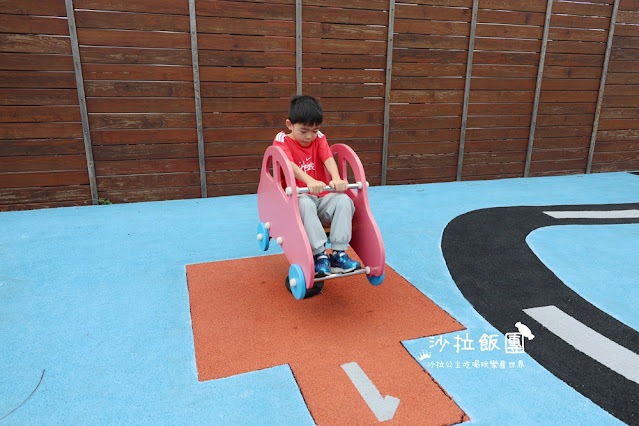 高雄親子住宿『華園大飯店草衙館』鈴鹿賽道樂園、SKM Park走路一分鐘