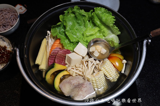 台北海鮮火鍋推薦『竹苑shabu』吃火鍋有生魚片.鰻魚飯.金條和牛握壽司.開胃菜無限供應捷運忠孝復興站