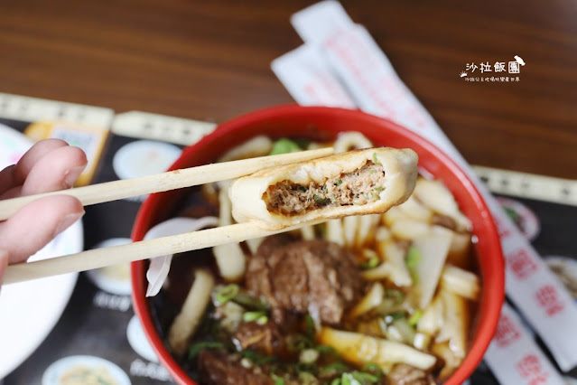 南投中興新村美食『梅園餡餅粥』用餐時間一位難求，40年老店